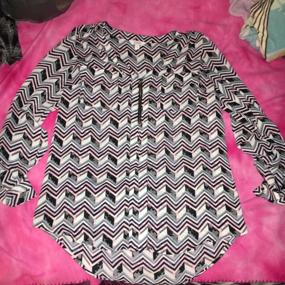 Patterned Blouse - Picture 3 of 3